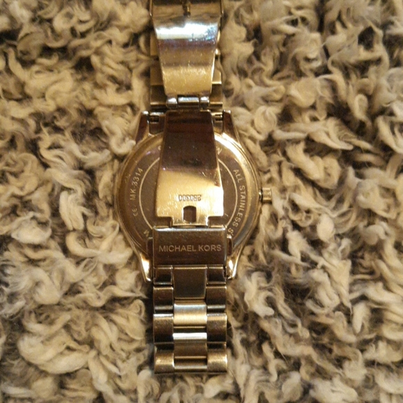 Michael Kors Watch - Picture 2 of 6